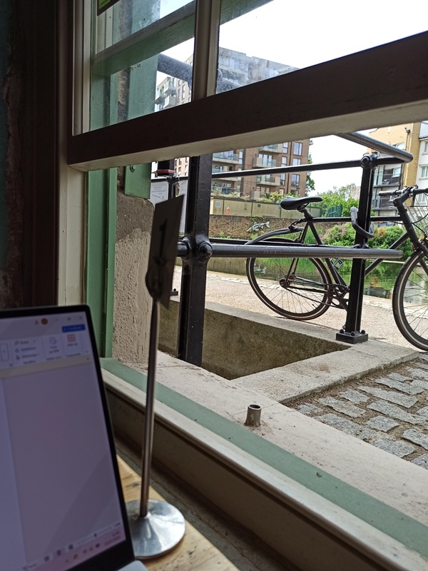 Ragged café