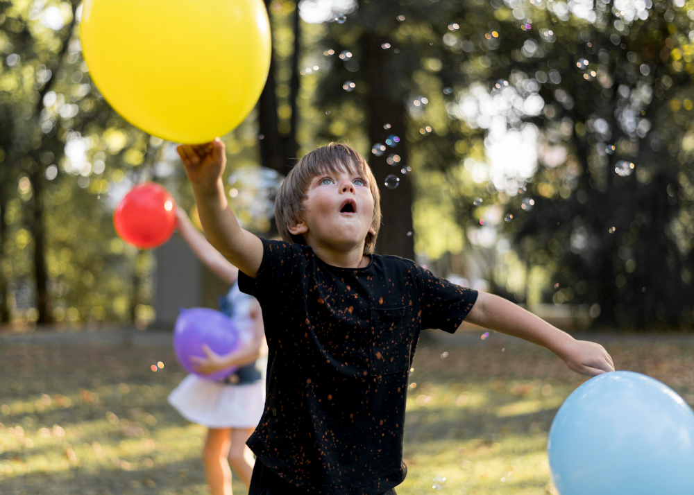 Attività con l’aria per la scuola dell’infanzia: 10 giochi per sperimentare l’aria con il corpo.